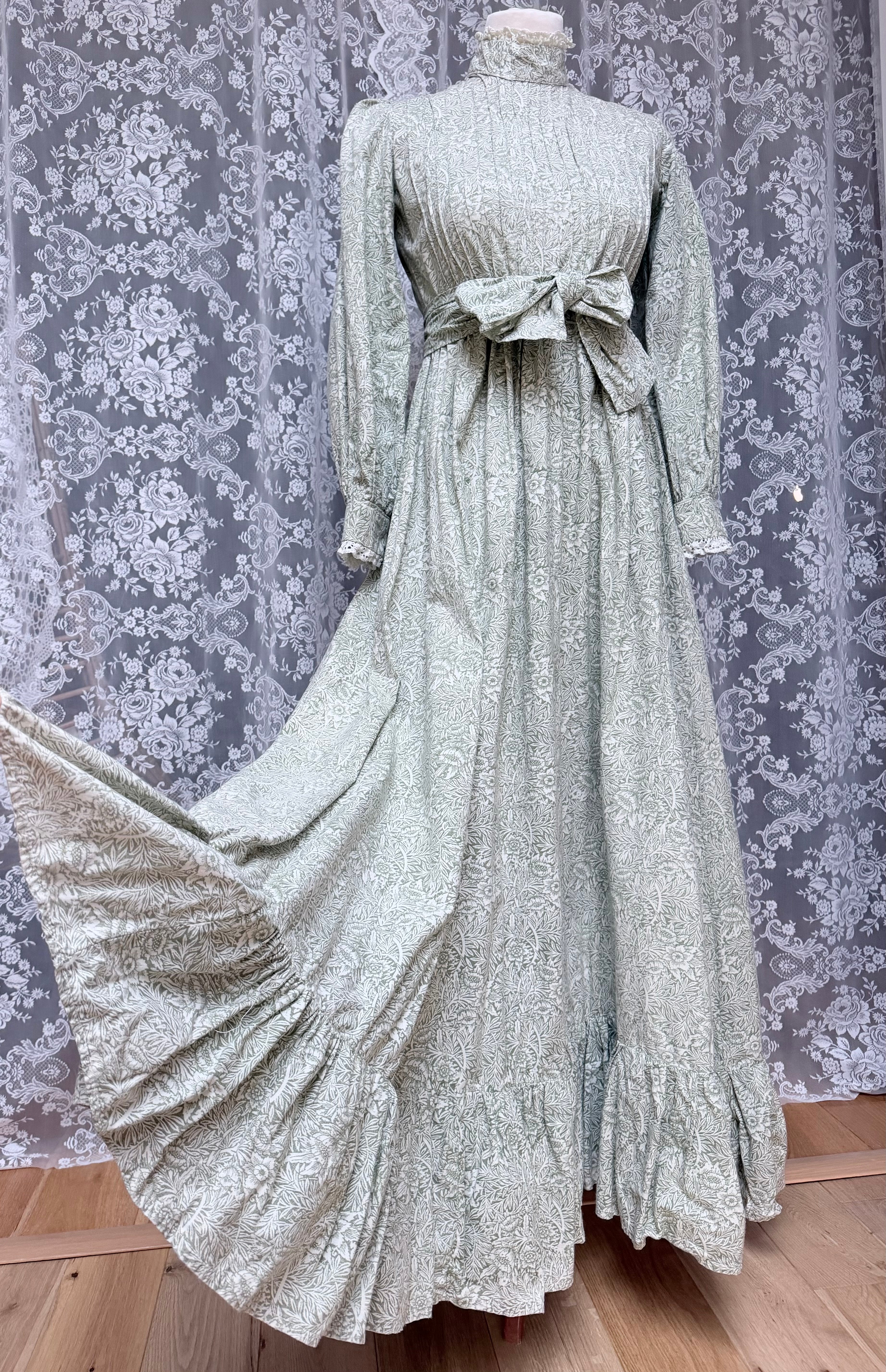 The Winter Lass: Vintage Laura Ashley 1970s William Morris High-Neck Prairie Dress