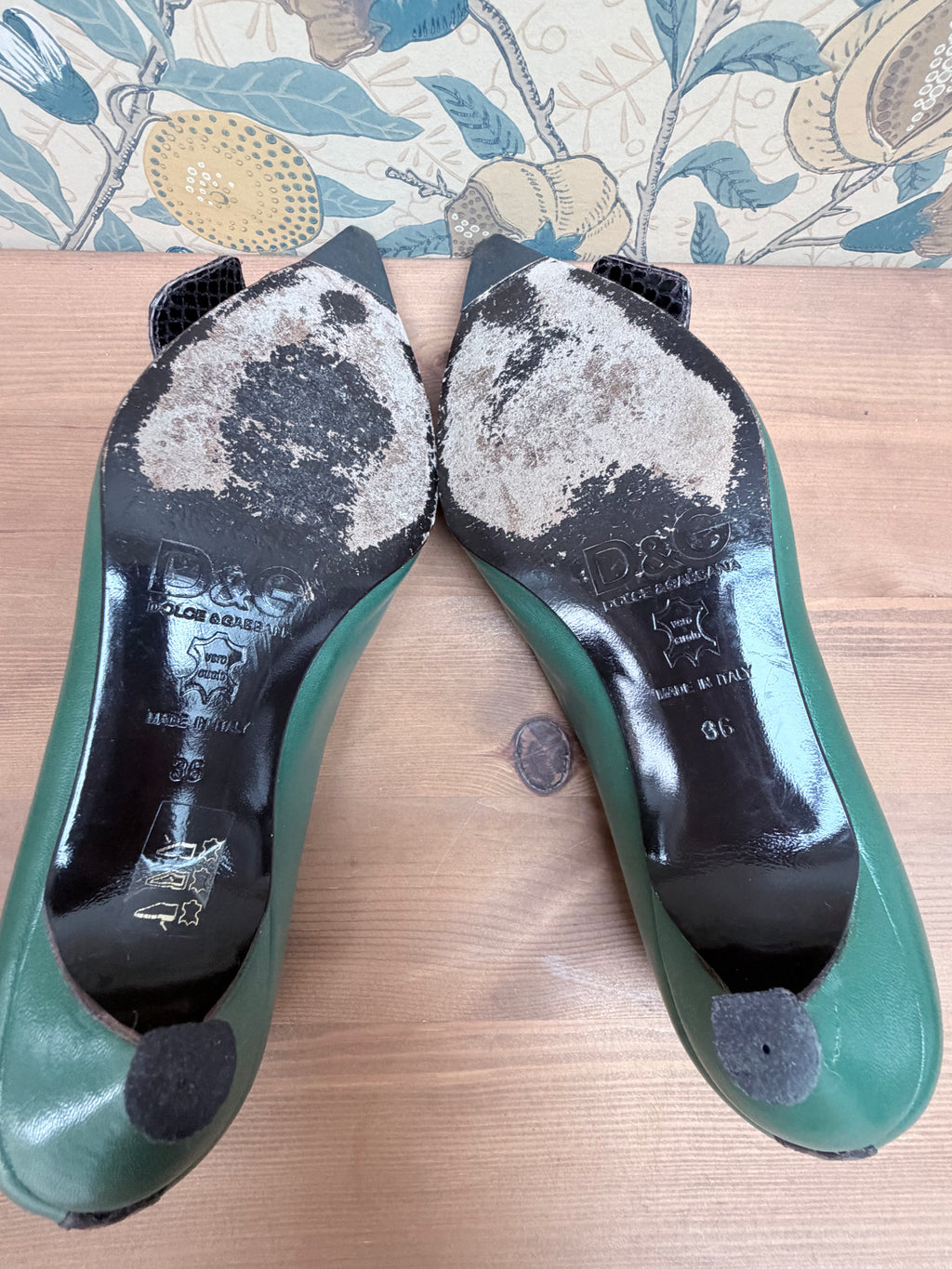 Vintage 1990s Dolce & Gabbana Green Leather Buckle Kitten Heels