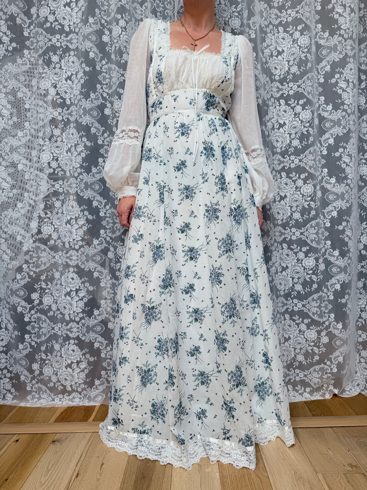 Vintage 1970s Gunne Sax Milk Maid Floral White Prairie Dress
