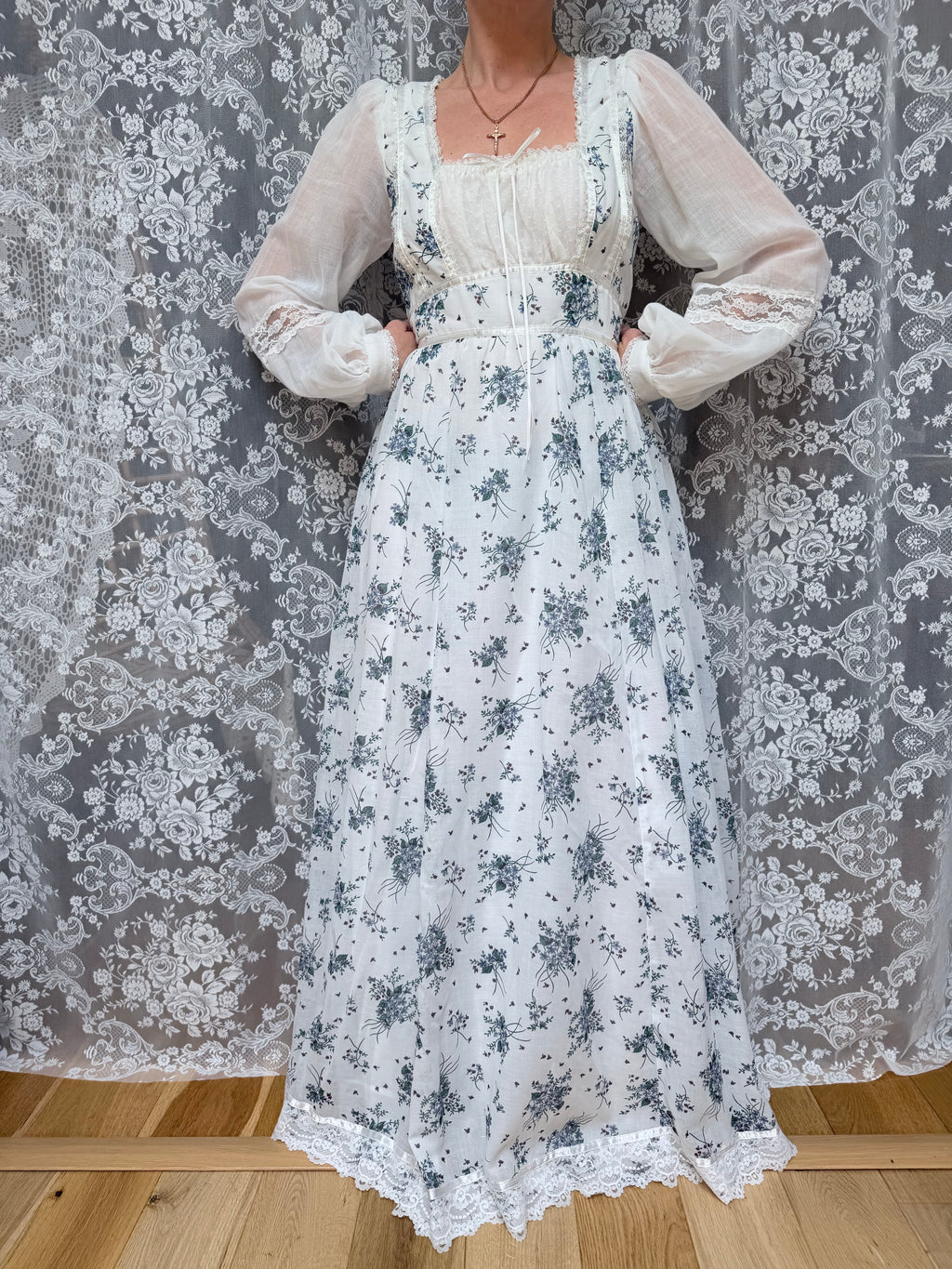 Vintage 1970s Gunne Sax Milk Maid Floral White Prairie Dress