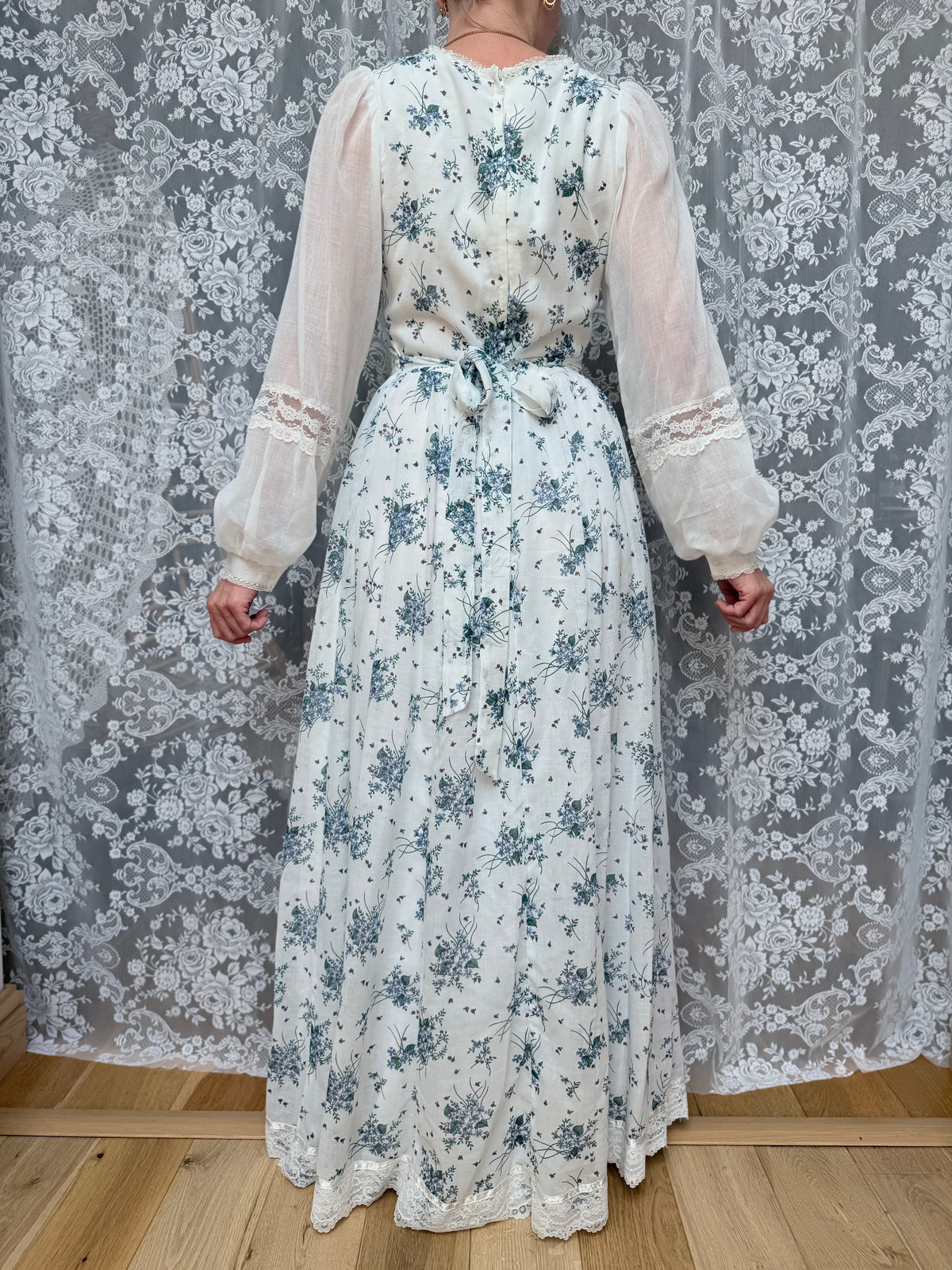 Vintage 1970s Gunne Sax Milk Maid Floral White Prairie Dress
