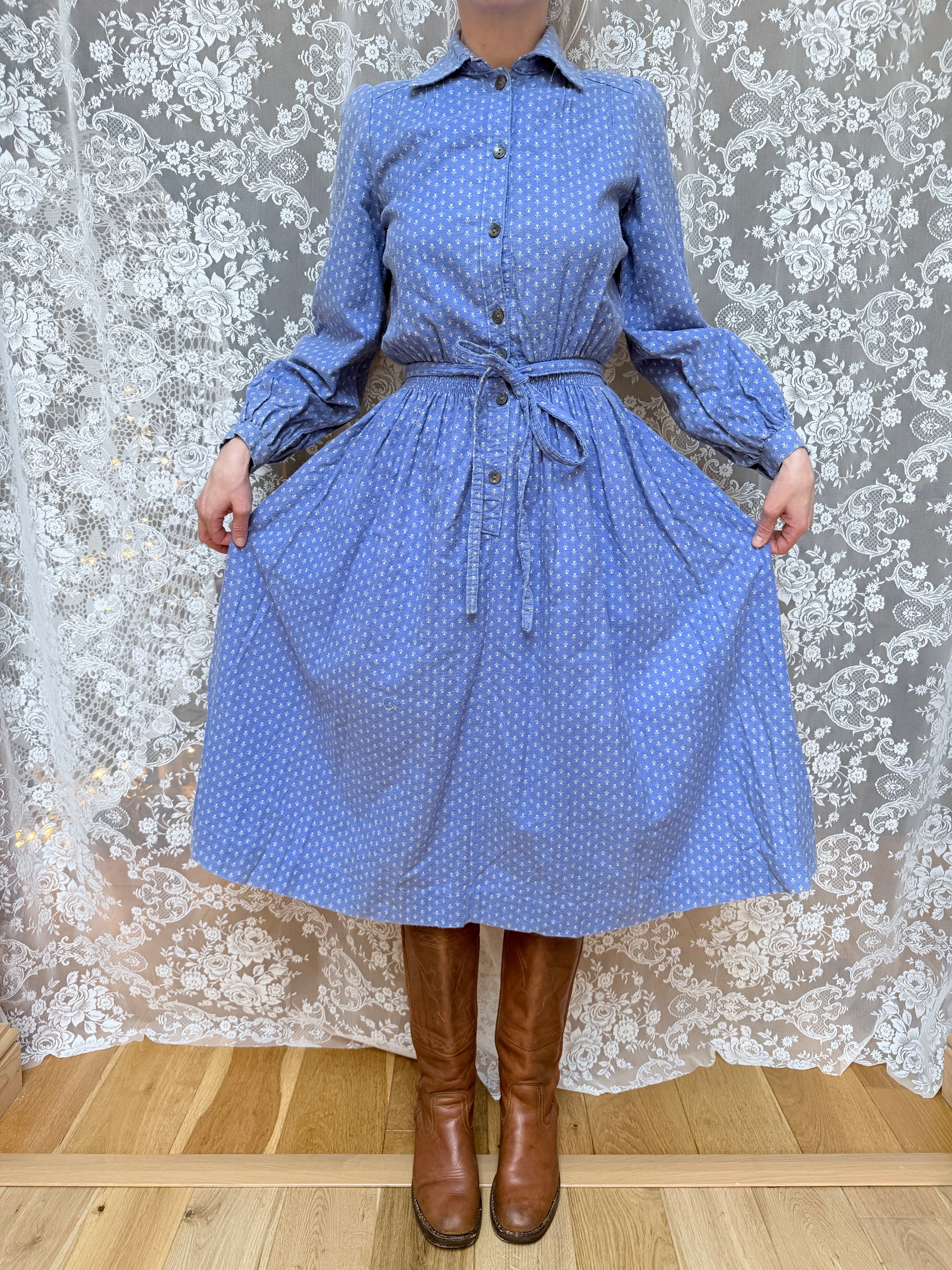 The Pretty Periwinkle: Laura Ashley Vintage 1980s Cottagecore Midi Dress