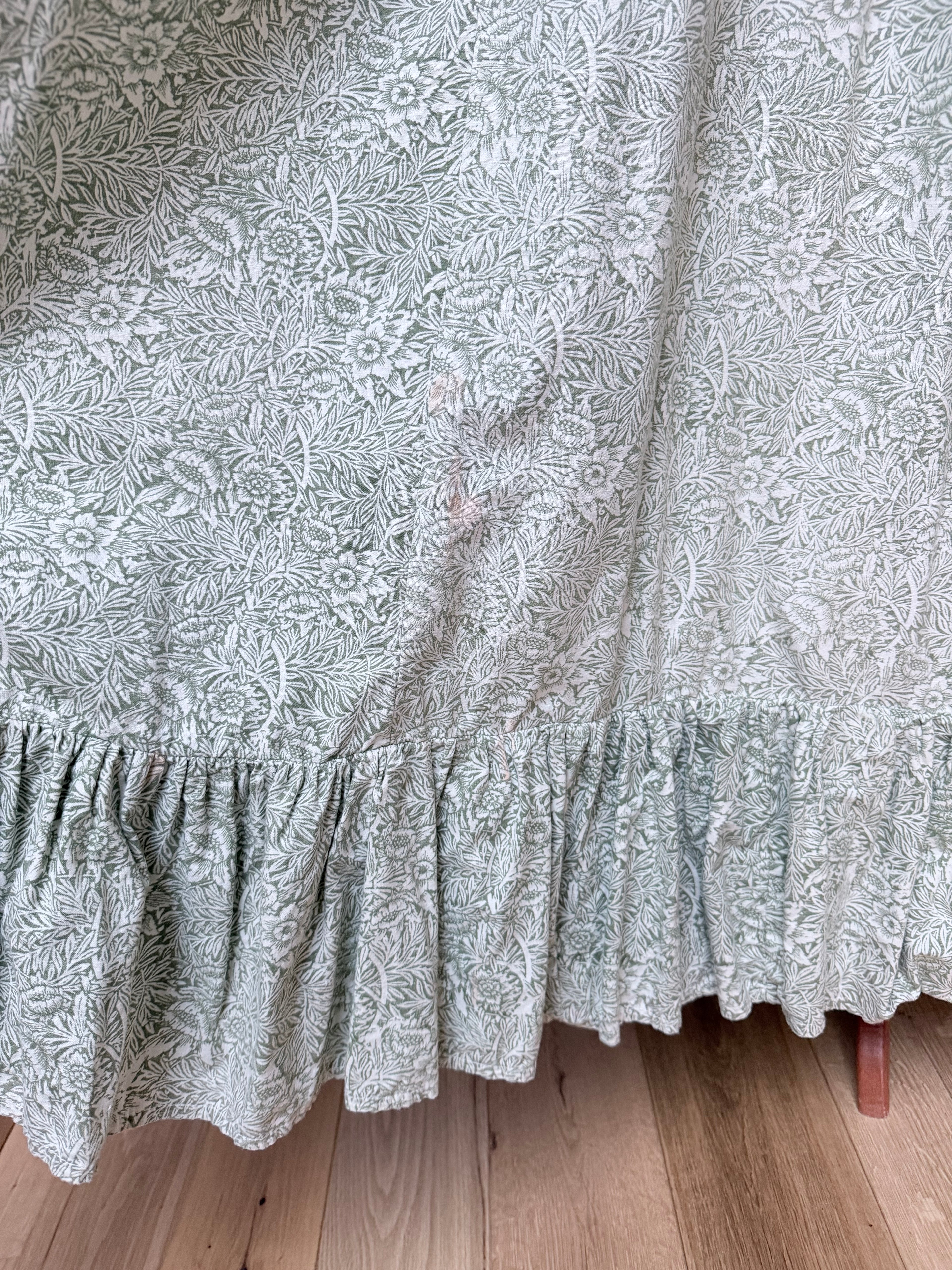 The Winter Lass: Vintage Laura Ashley 1970s William Morris High-Neck Prairie Dress