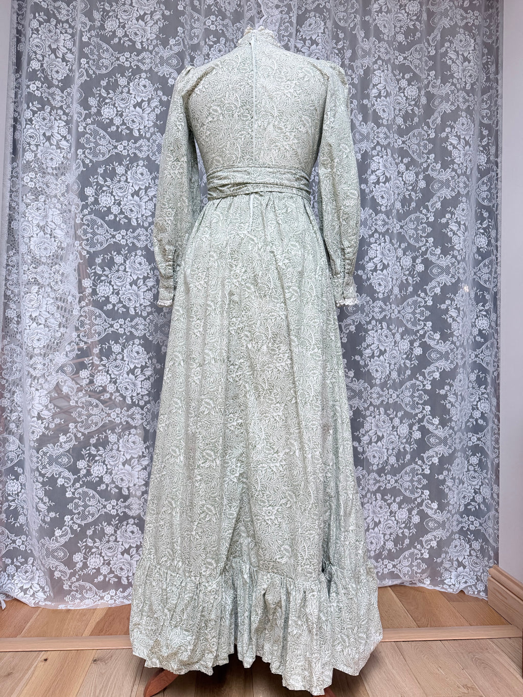 The Winter Lass: Vintage Laura Ashley 1970s William Morris High-Neck Prairie Dress