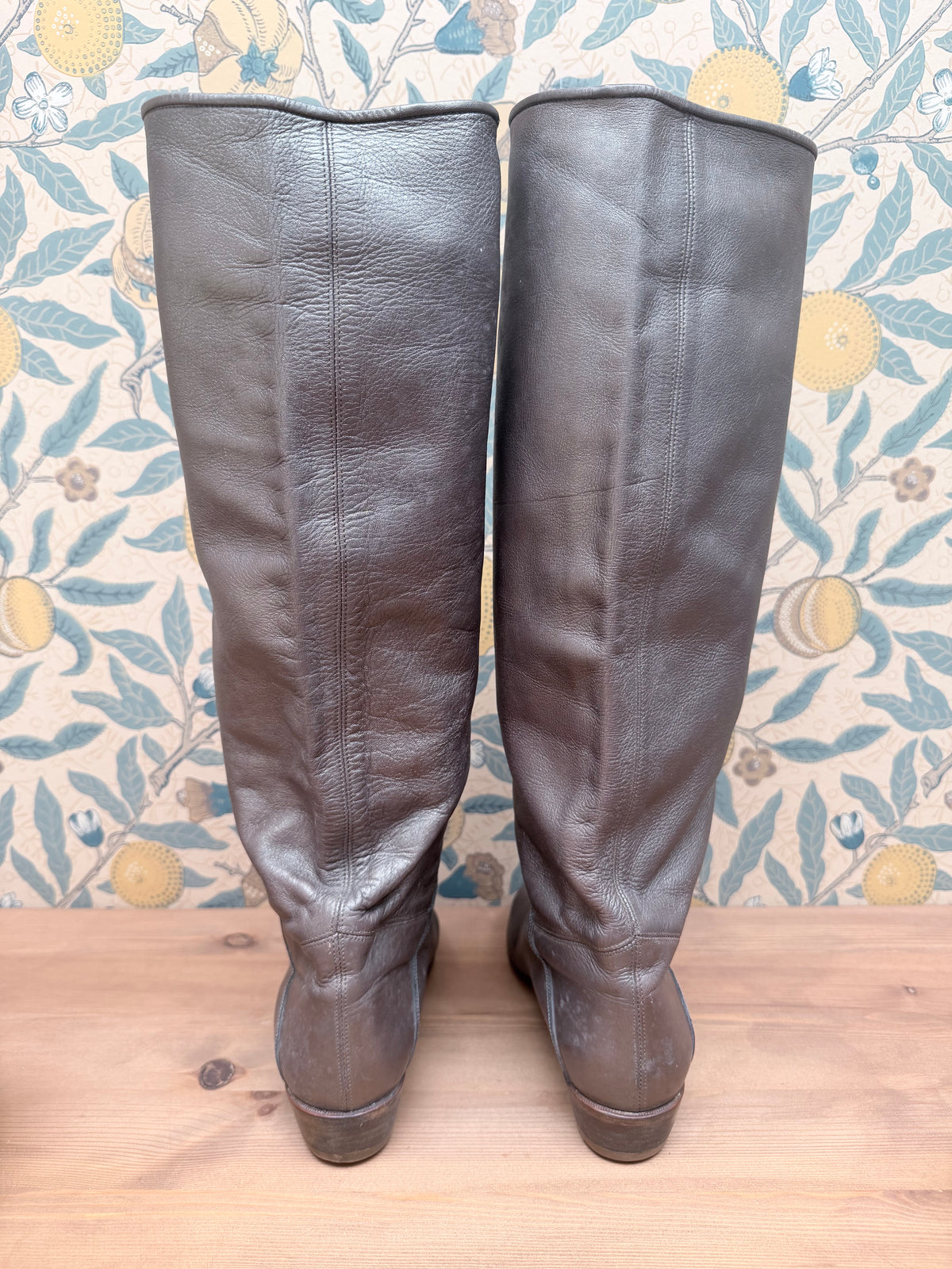 Rare Vintage 1970s Silver Leather Embroidered Boots