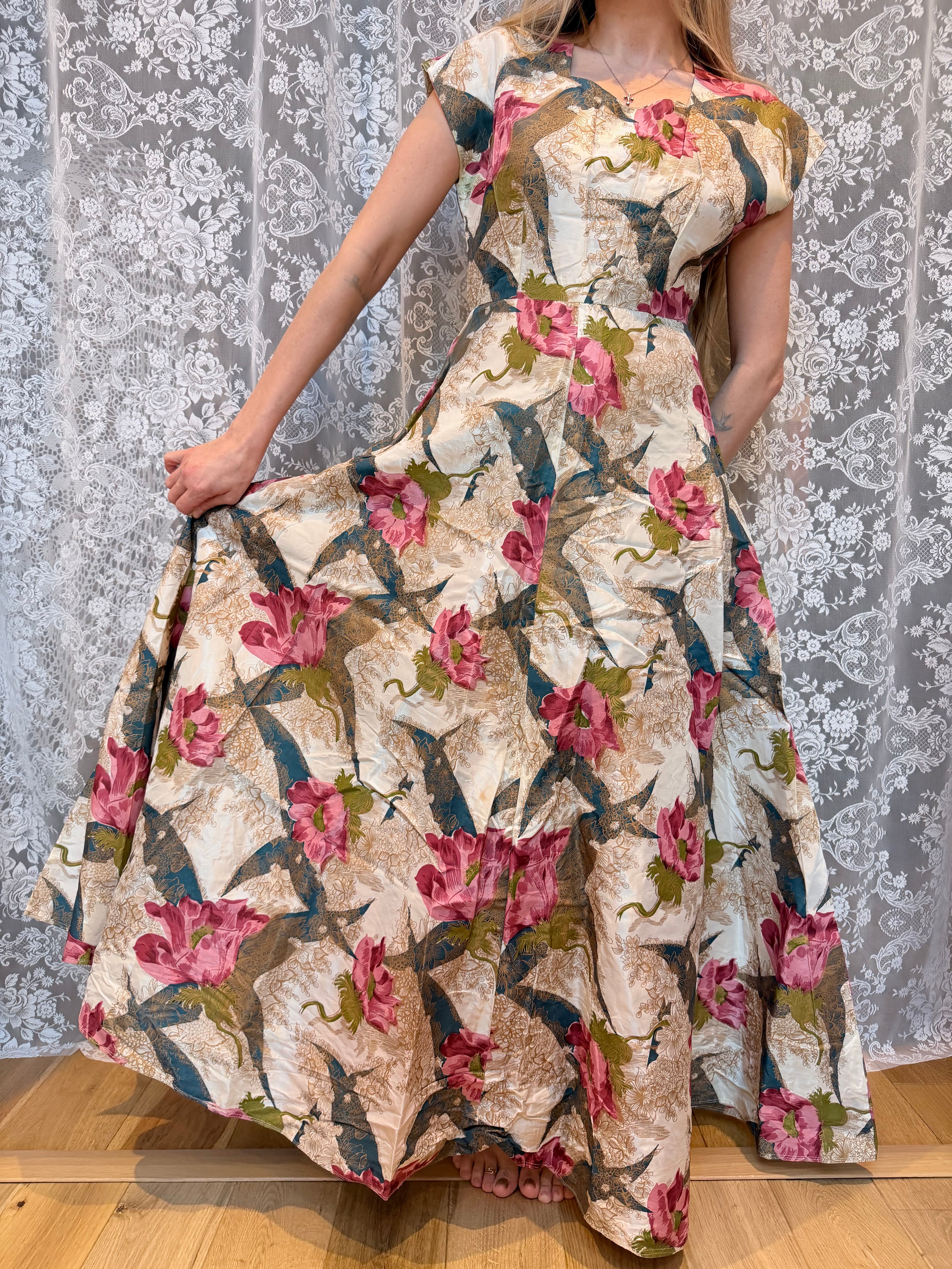 Flowery Fancy: Antique Vintage Late 1930s/Early 1940s Antique Floral Dress