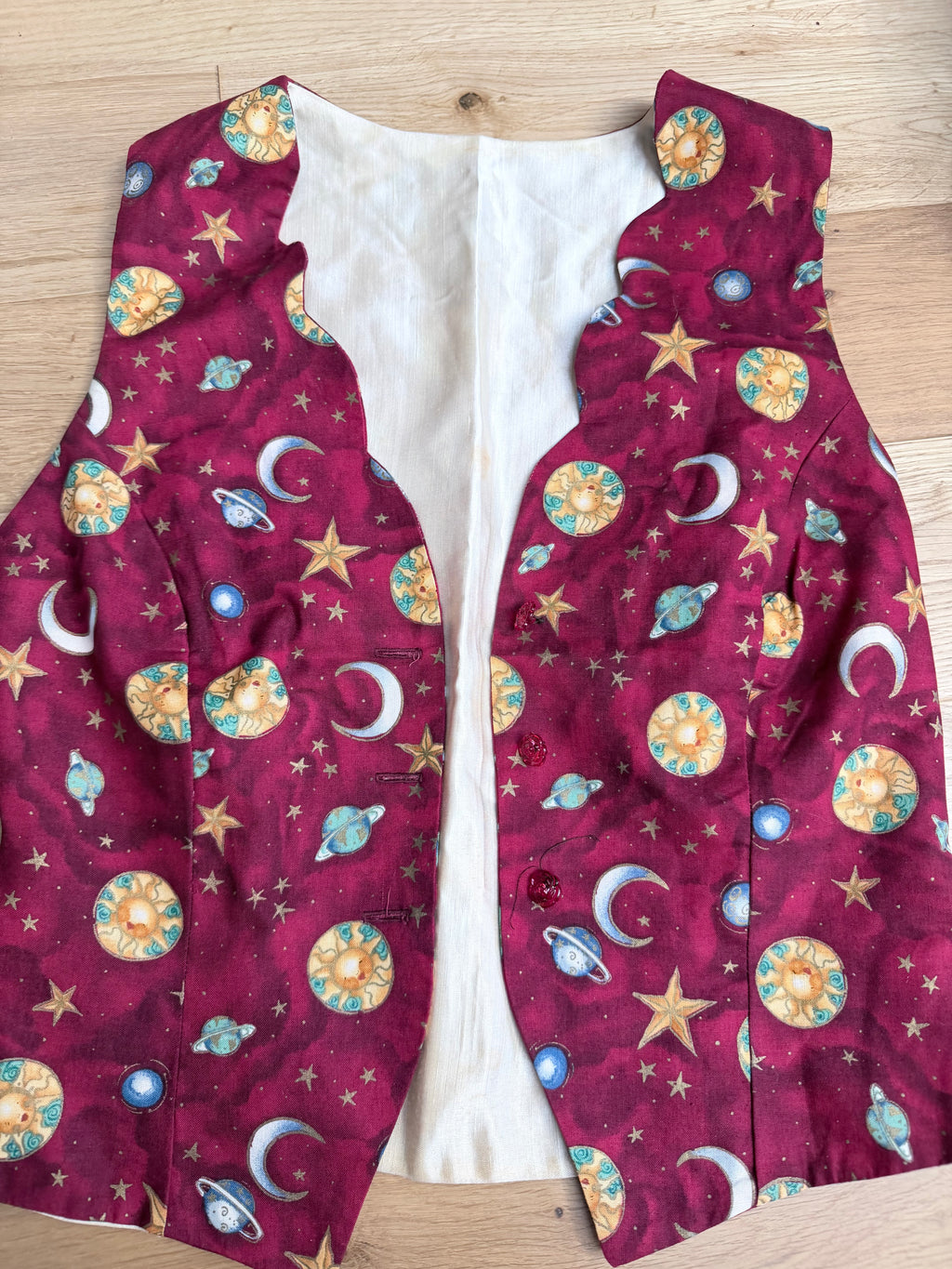 Red Night Sky: Vintage 1990s/Y2K Sun Moon and Stars Waistcoat