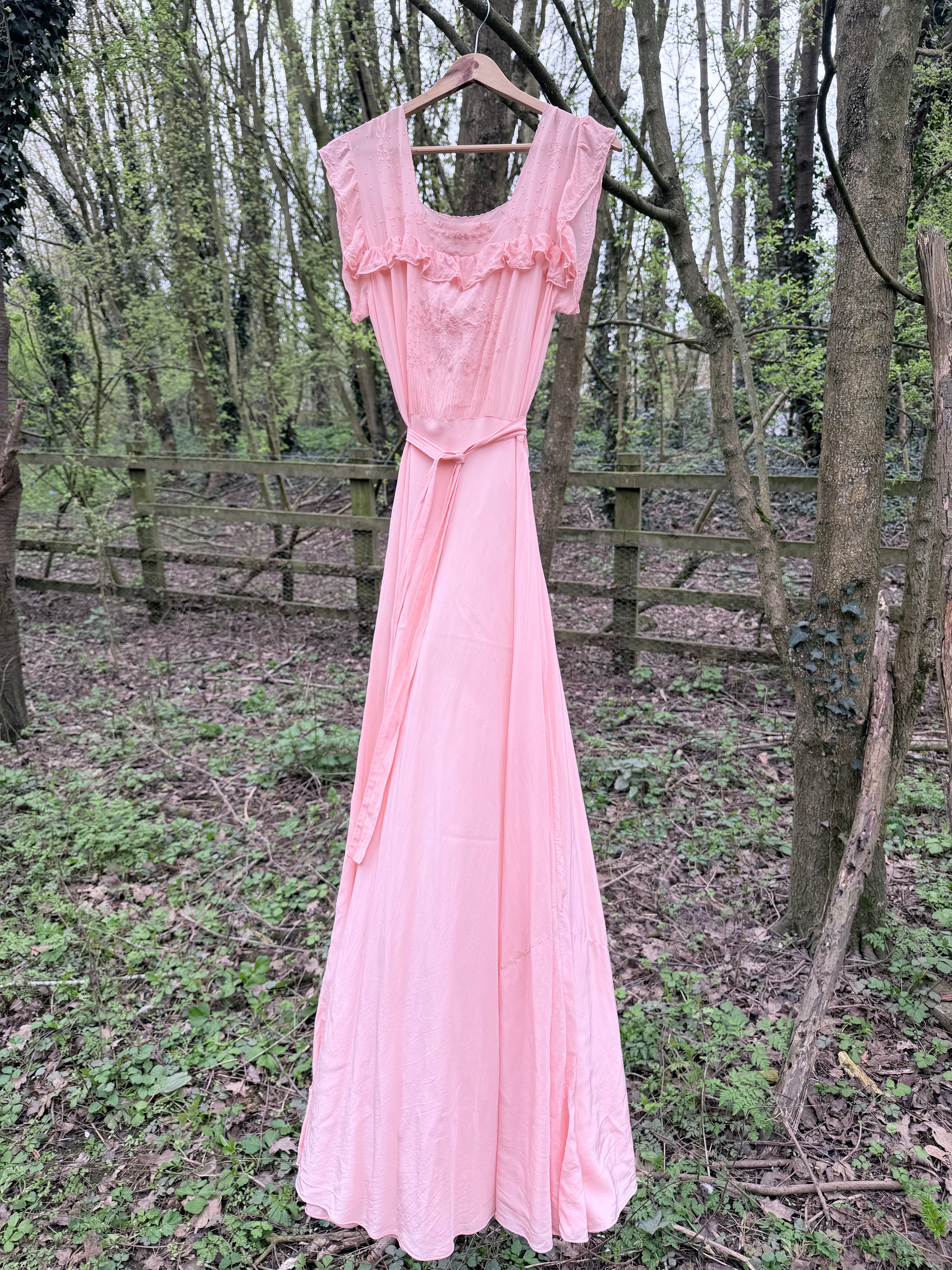 Antique Vintage 1930s Italian Silk & Broderie Anglaise