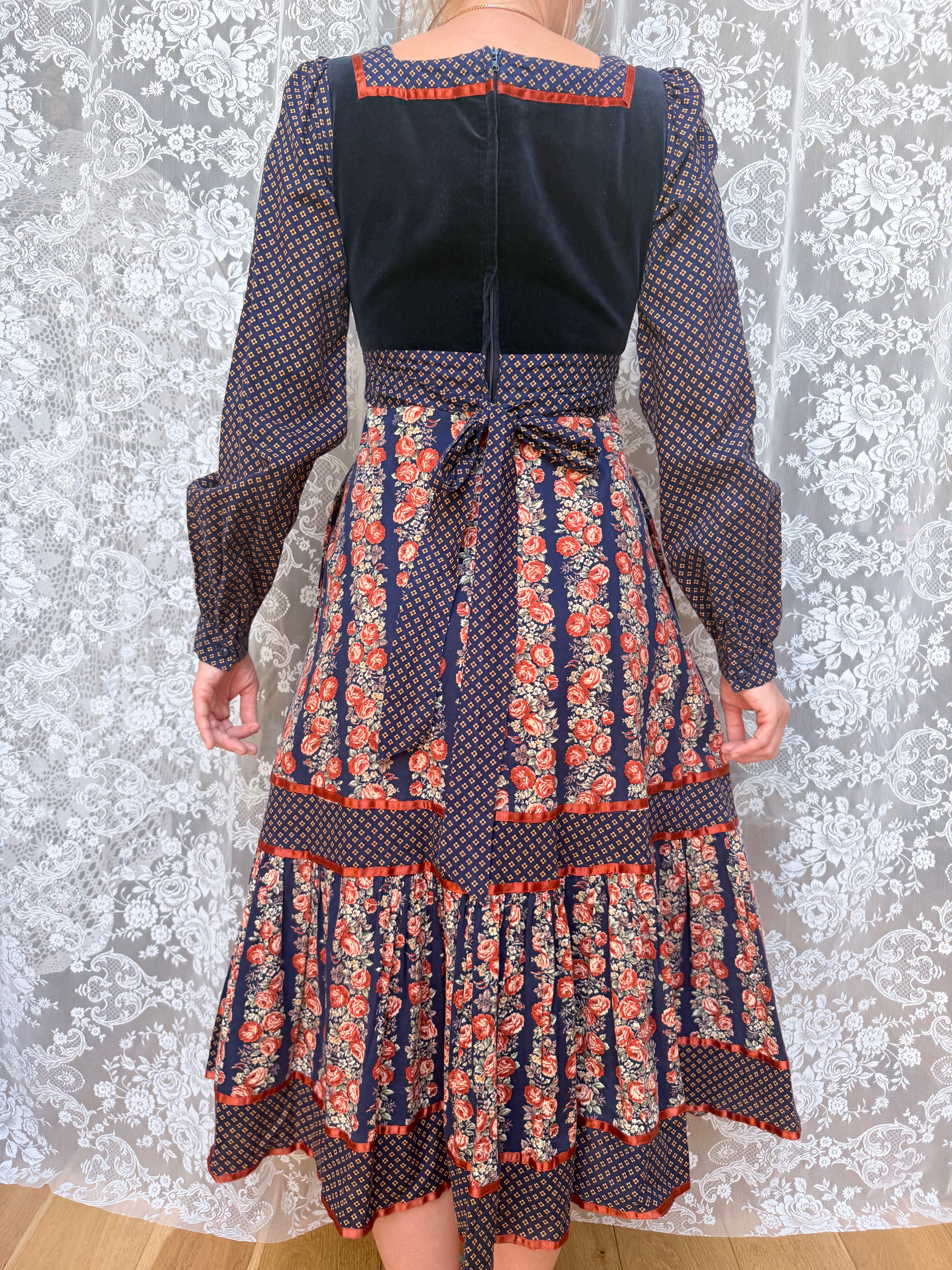 Vintage 1970s Gunne Sax Cabbage Rose Midi Dress