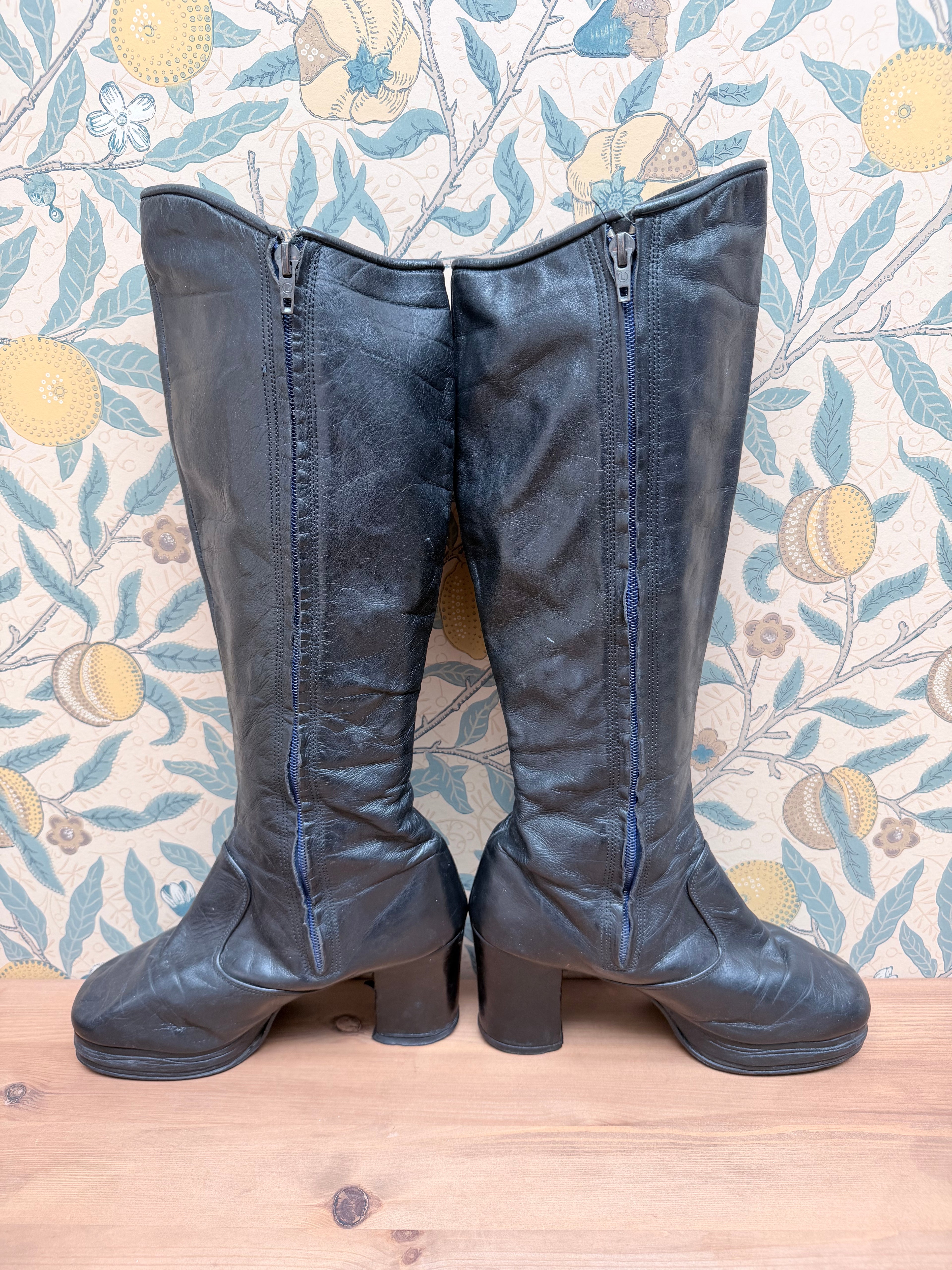Authentic 1960s/70s Classic Black Genuine Leather Go-Go Boots