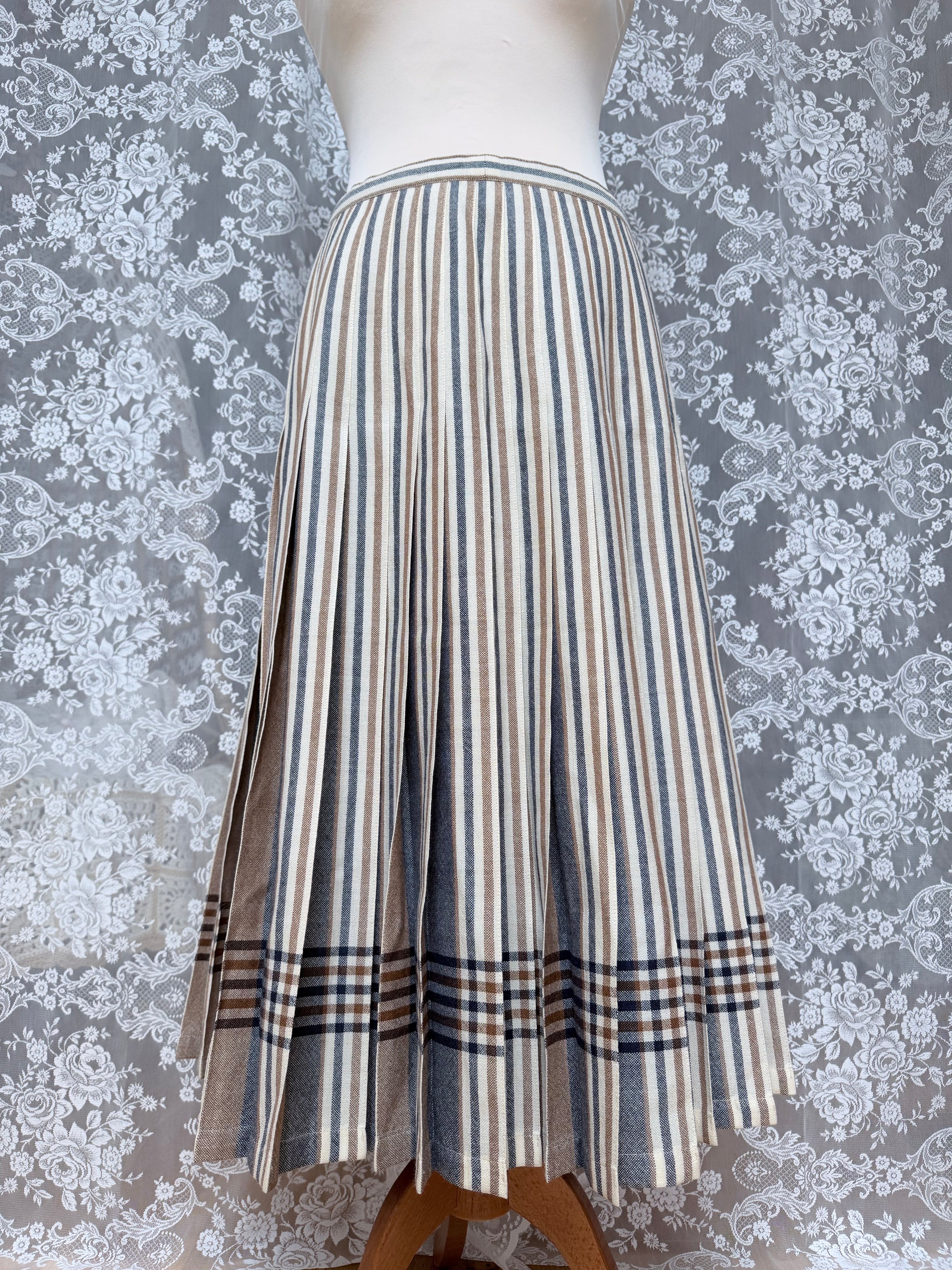Vintage Aquascutum Luxury Wool Pleated Check Skirt