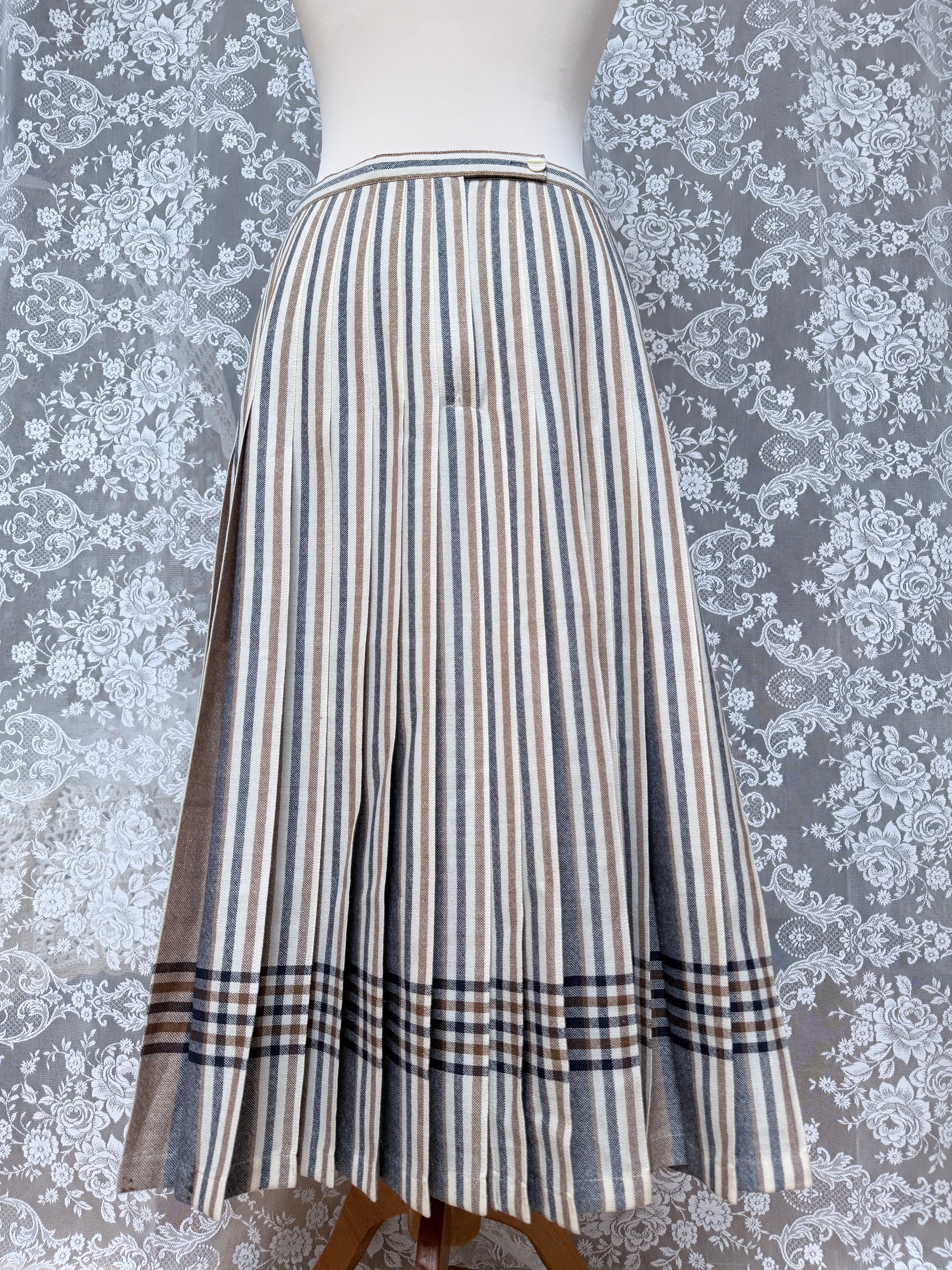 Vintage Aquascutum Luxury Wool Pleated Check Skirt