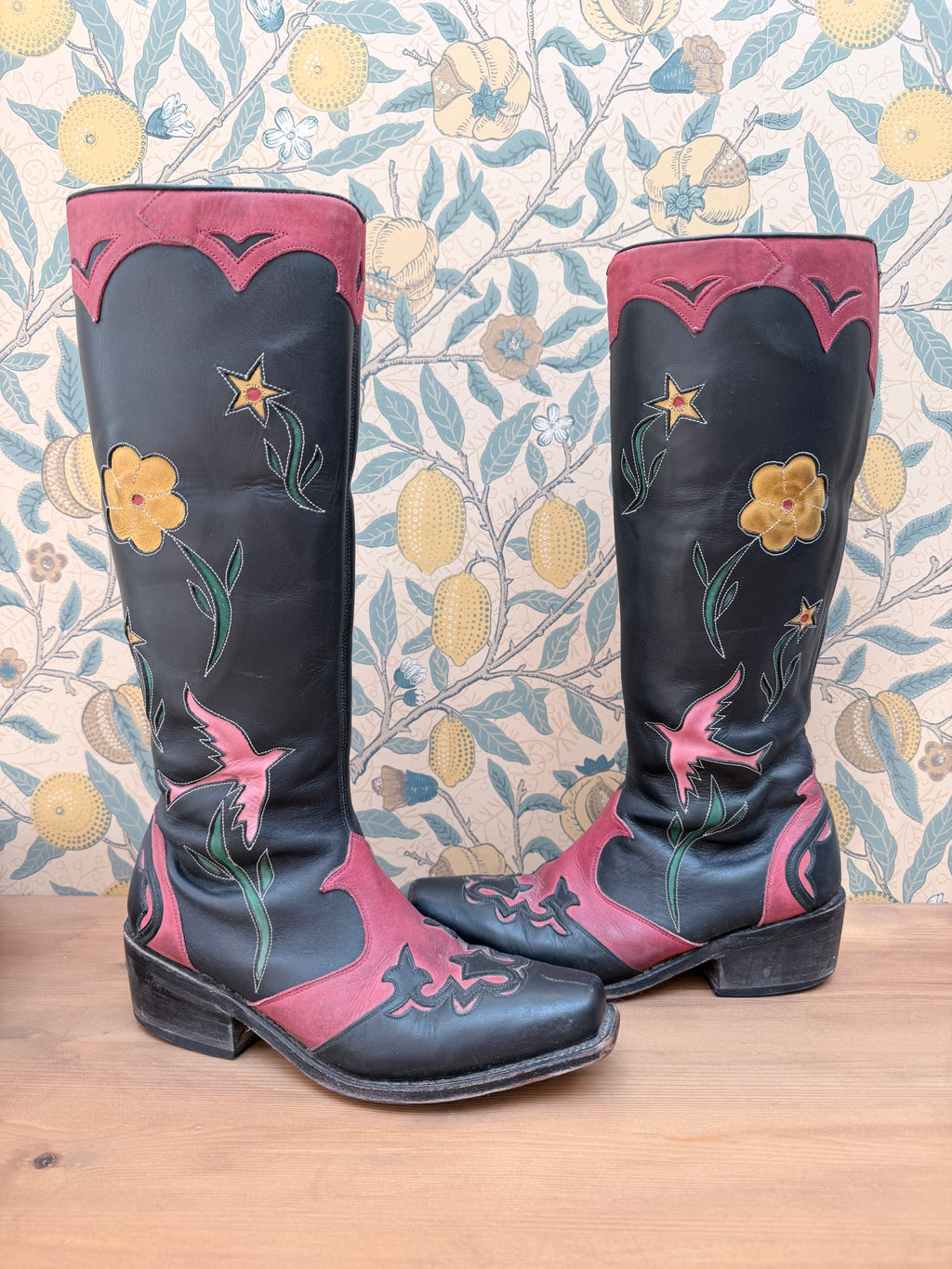 Vintage 1980s Mexican Leather Cowboy Boots | Beautiful Bird & Floral Applique