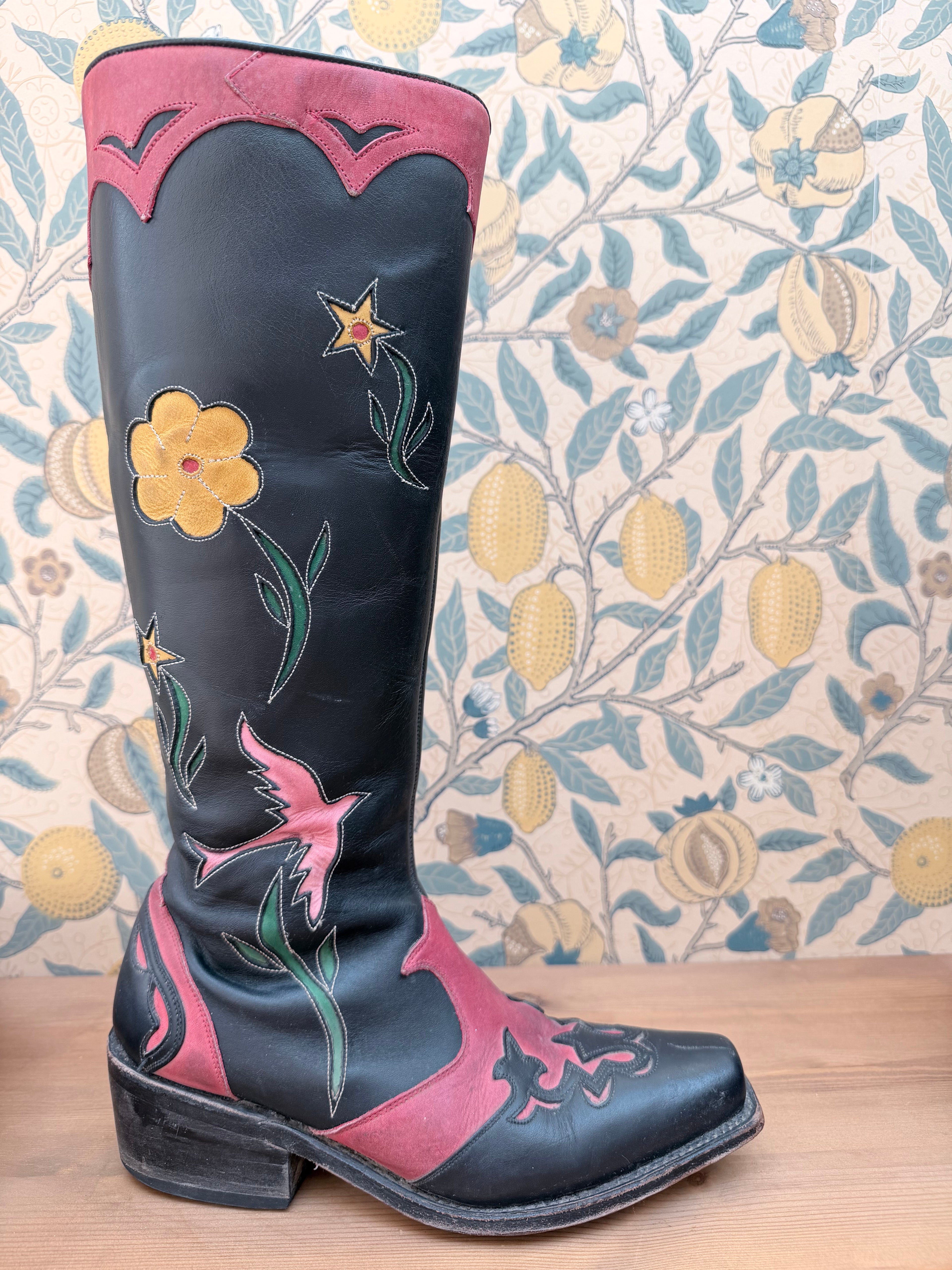 Vintage 1980s Mexican Leather Cowboy Boots | Beautiful Bird & Floral Applique
