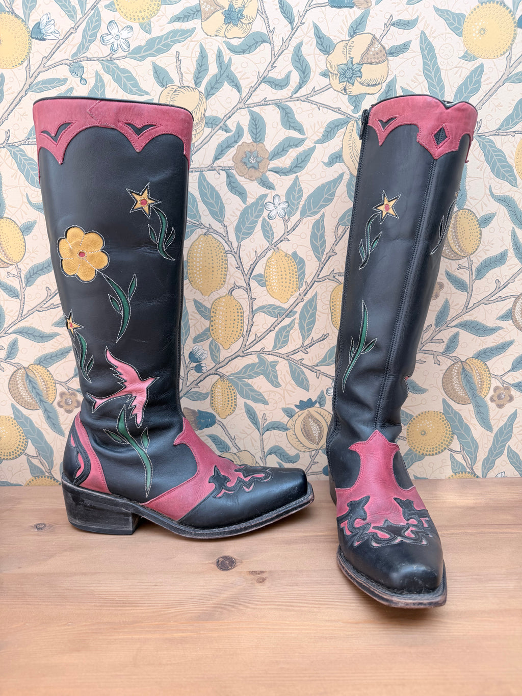 Vintage 1980s Mexican Leather Cowboy Boots | Beautiful Bird & Floral Applique