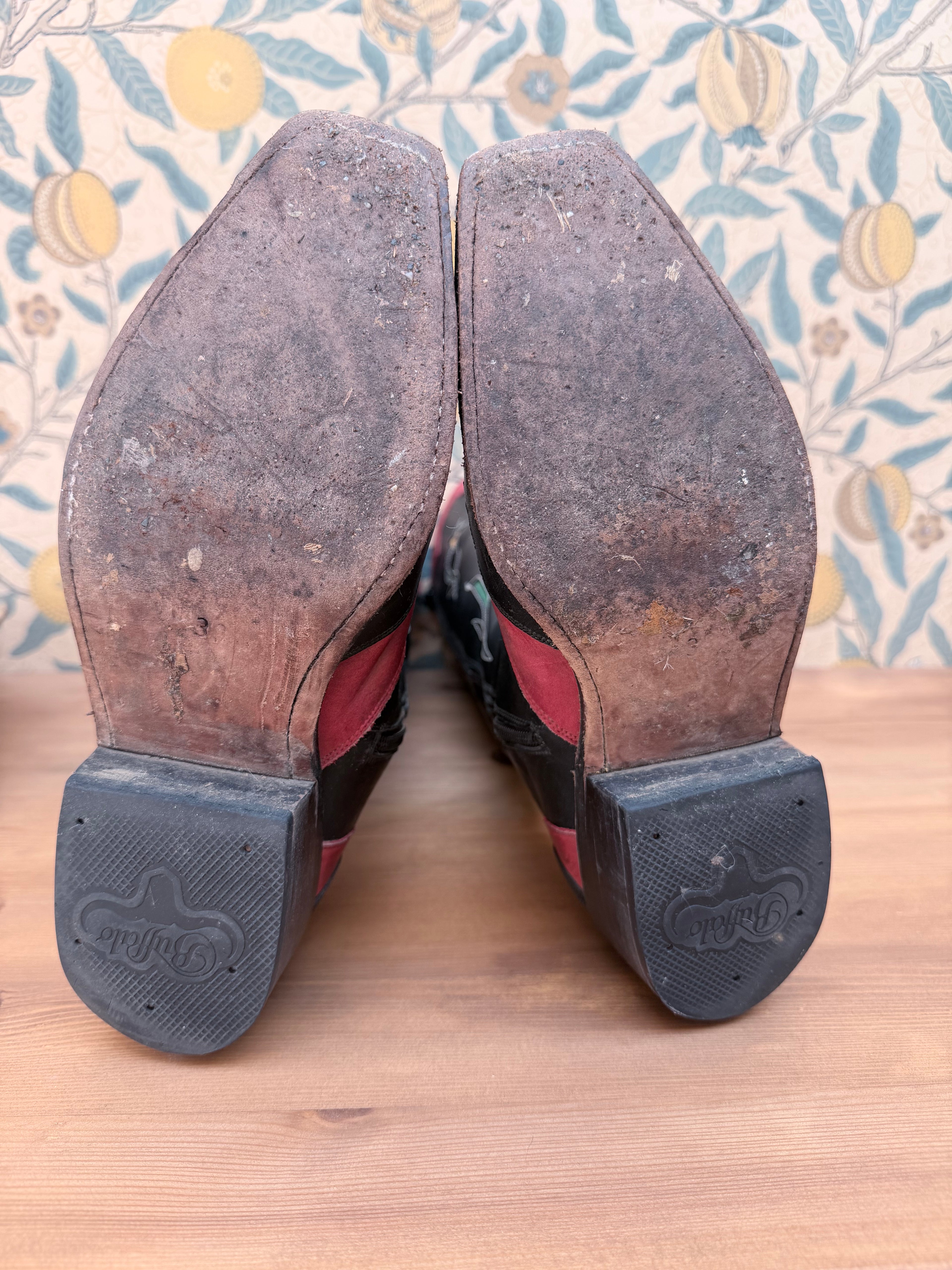 Vintage 1980s Mexican Leather Cowboy Boots | Beautiful Bird & Floral Applique