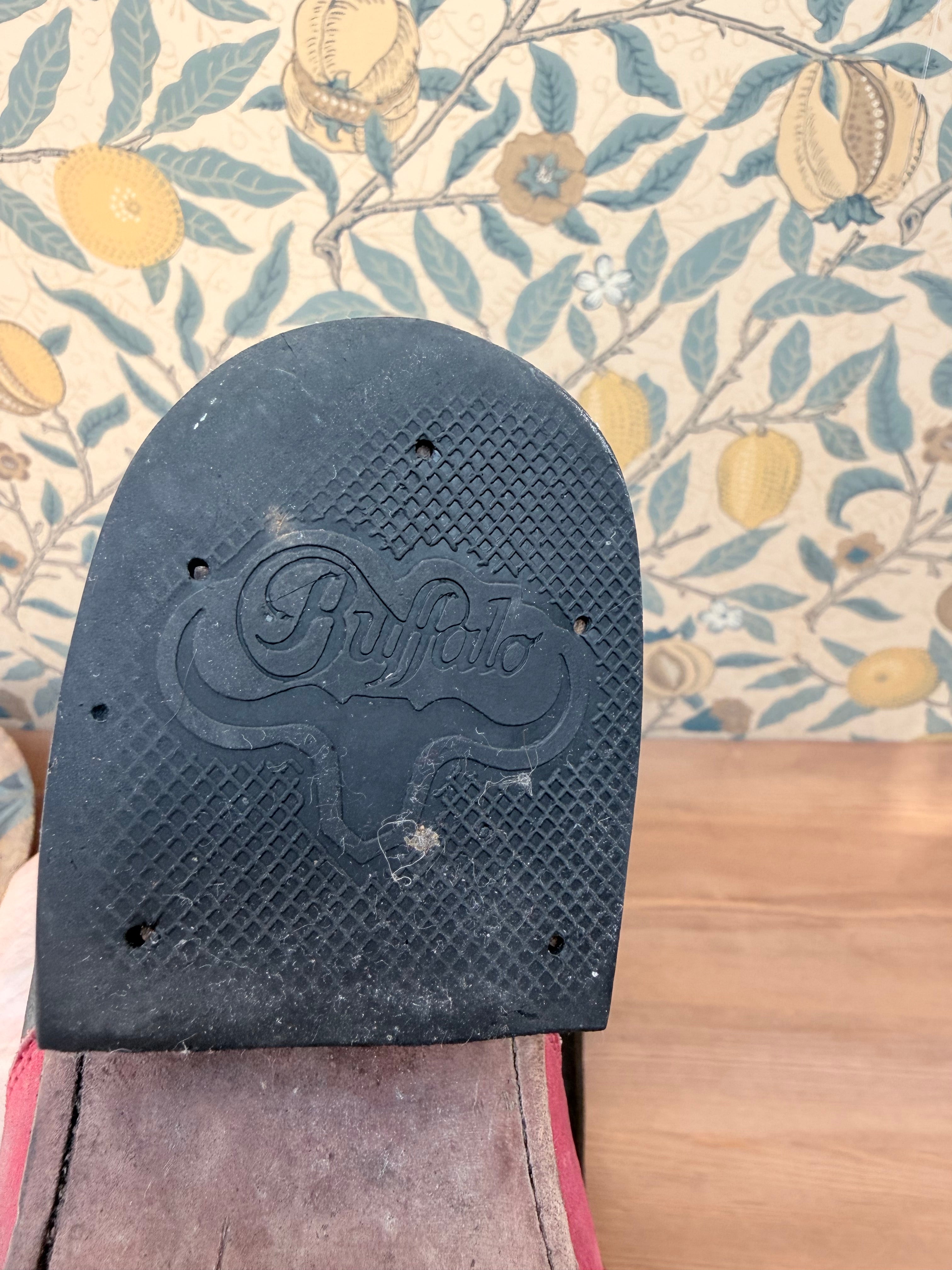 Vintage 1980s Mexican Leather Cowboy Boots | Beautiful Bird & Floral Applique