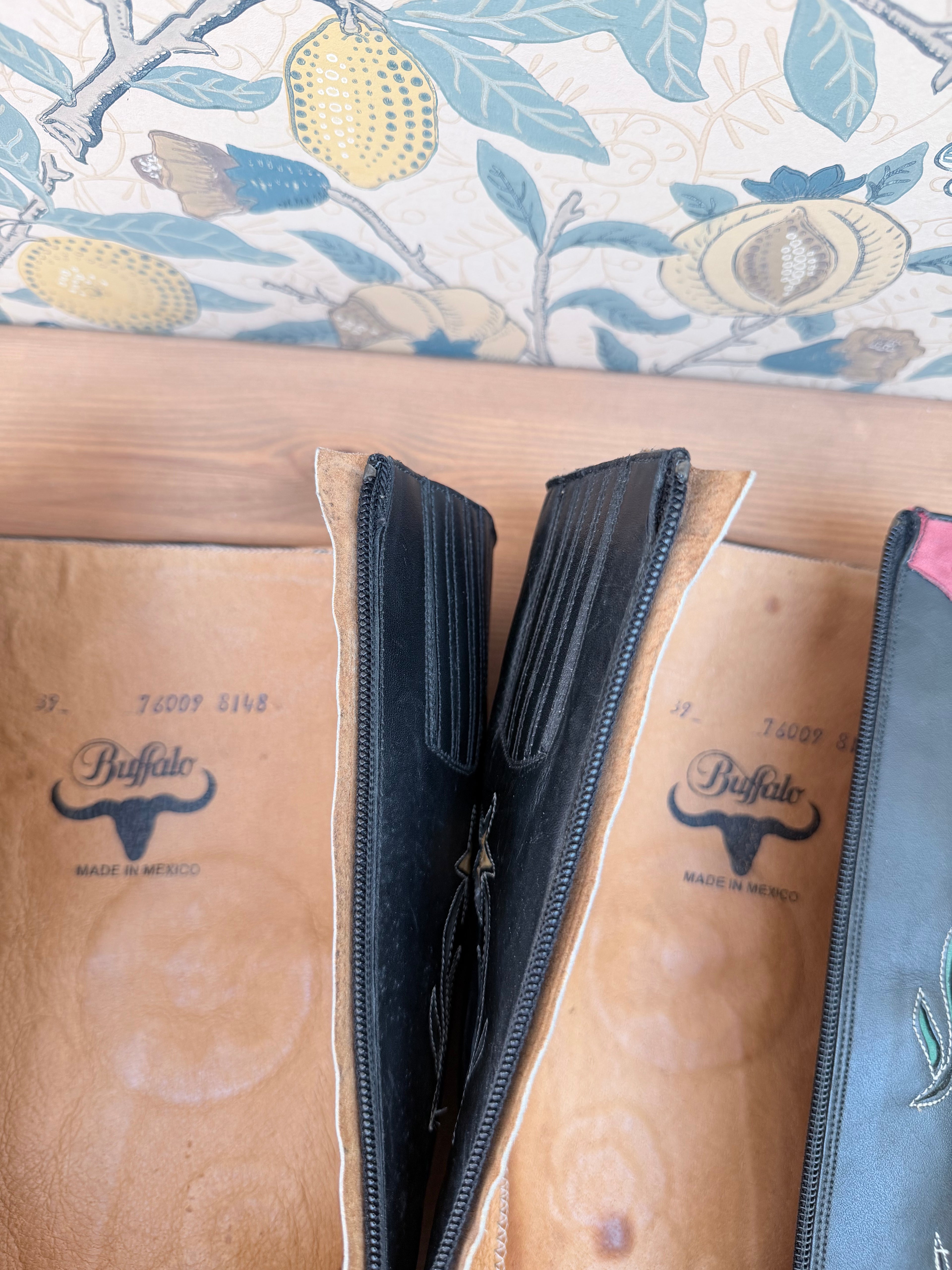 Vintage 1980s Mexican Leather Cowboy Boots | Beautiful Bird & Floral Applique