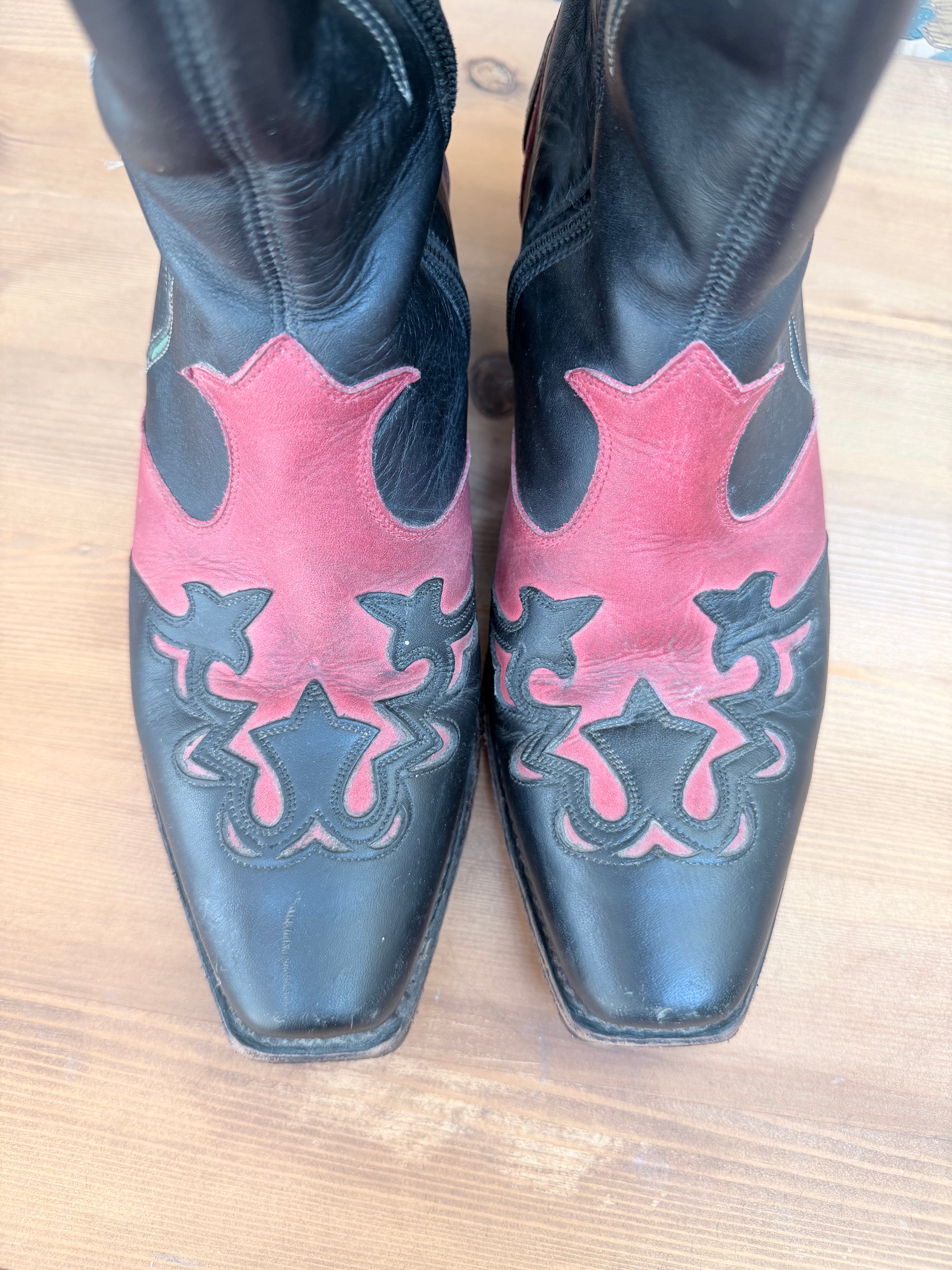 Vintage 1980s Mexican Leather Cowboy Boots | Beautiful Bird & Floral Applique
