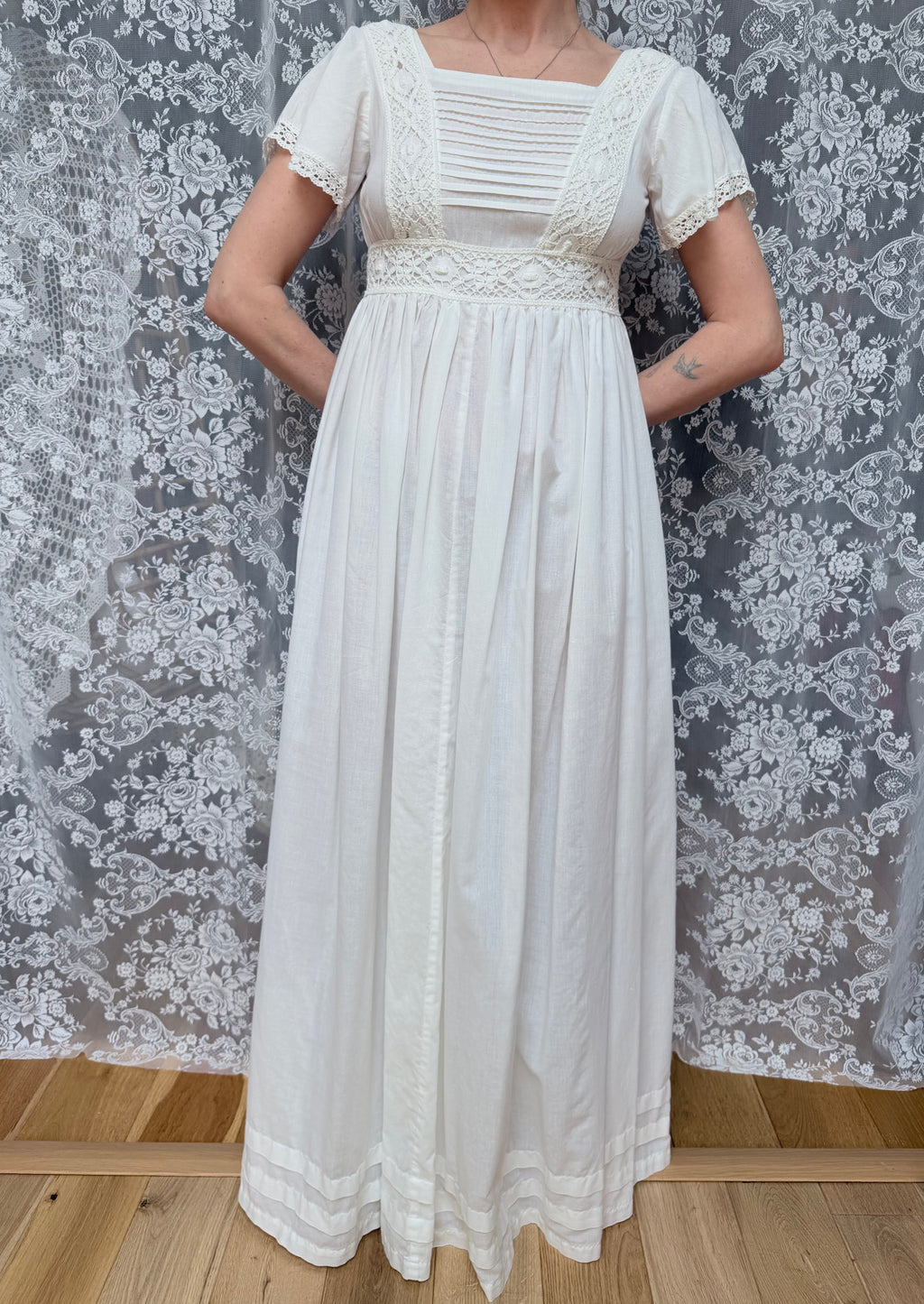 The Grace: Vintage 1970s Laura Ashley Prairie Lace Front Dress