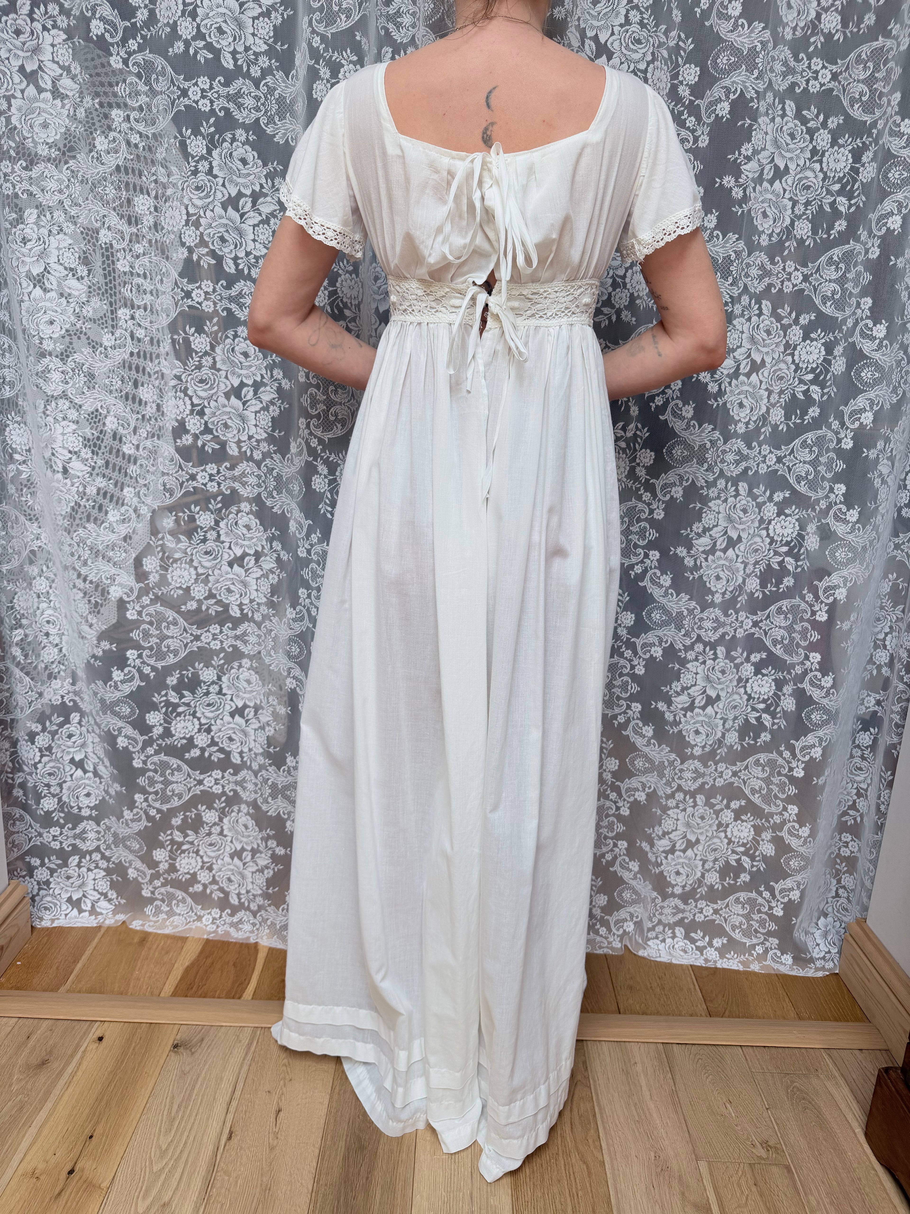 The Grace: Vintage 1970s Laura Ashley Prairie Lace Front Dress