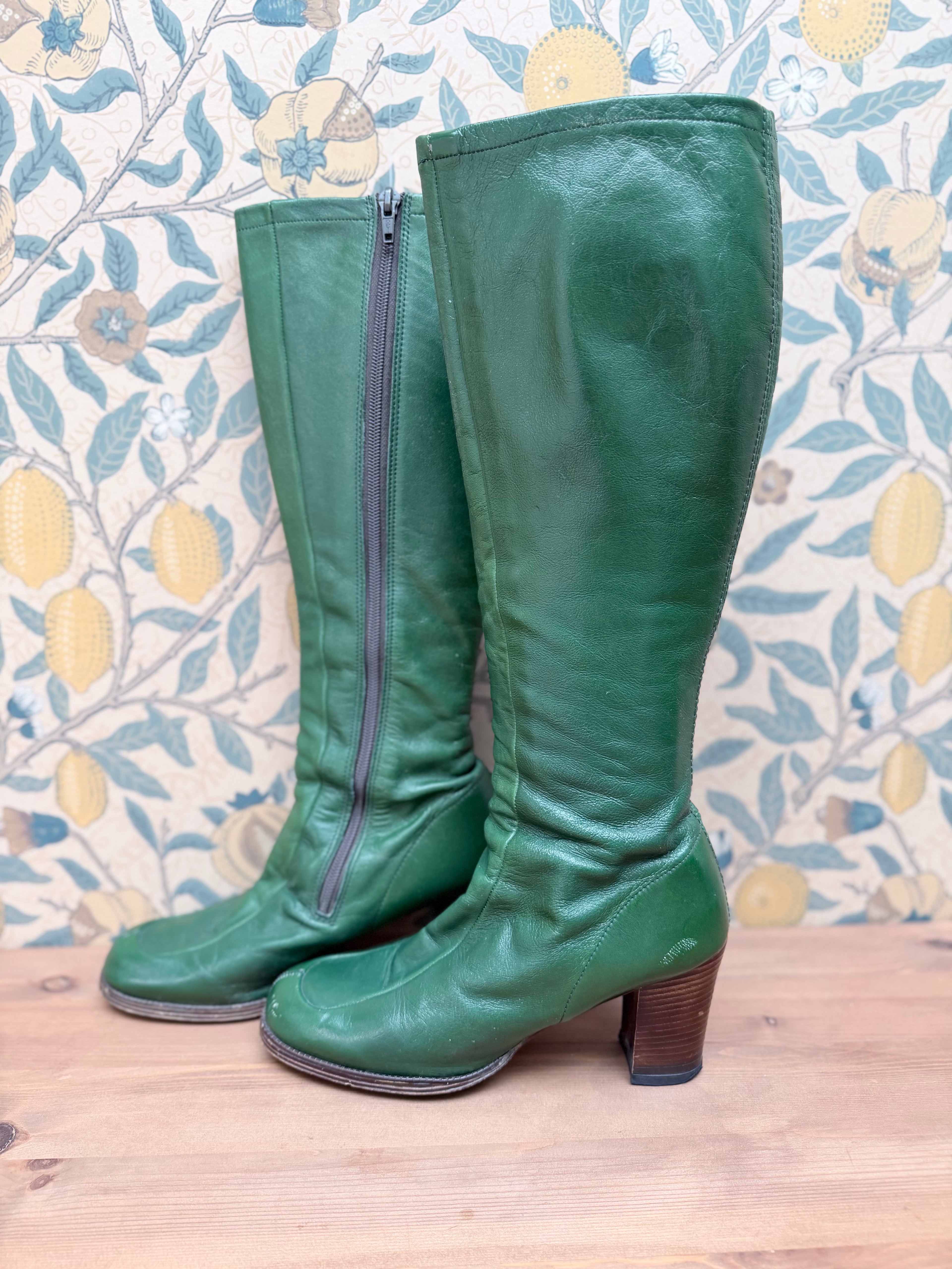 1960s/1970s Vintage Green Leather Gogo Boots