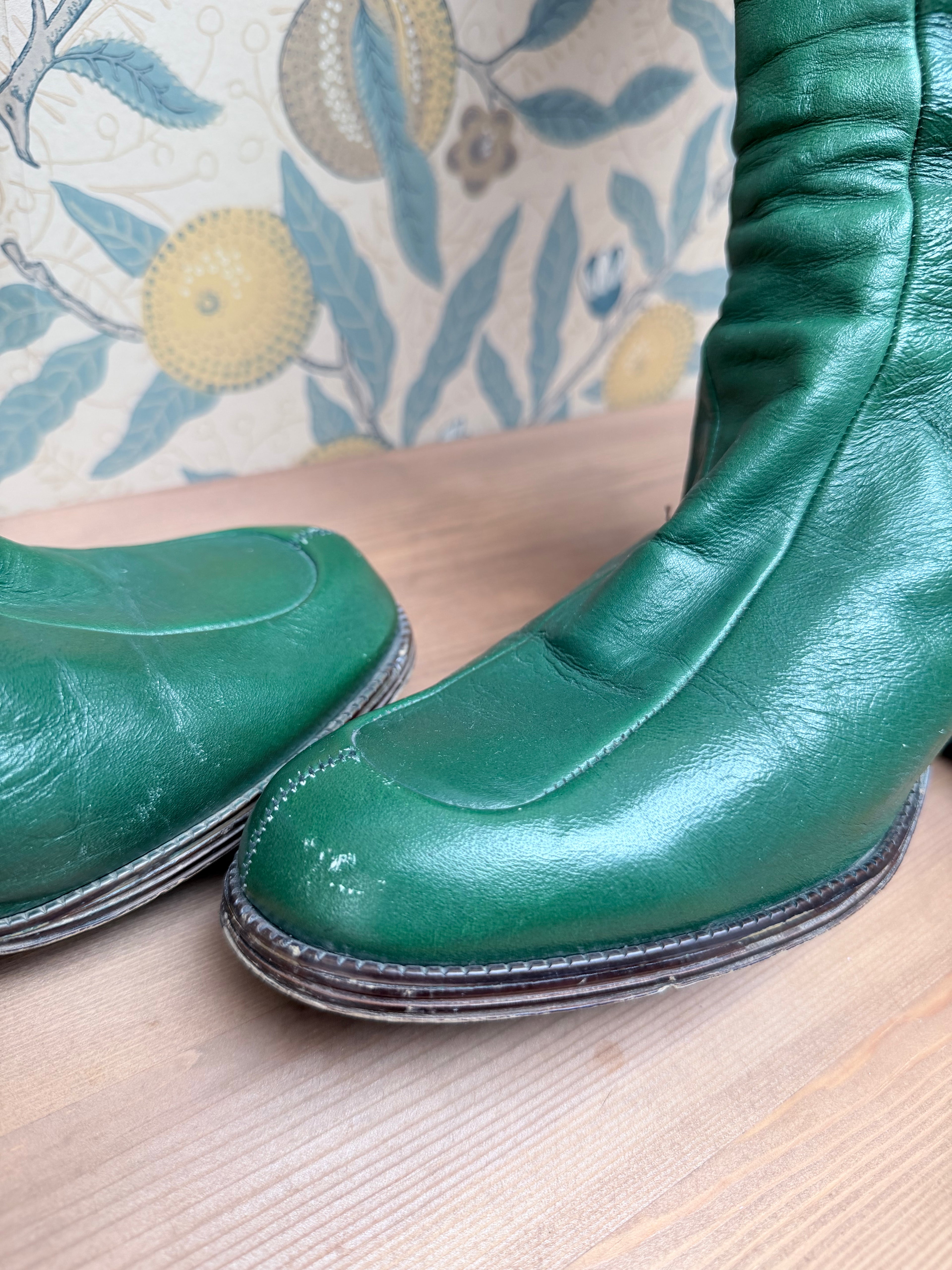 1960s/1970s Vintage Green Leather Gogo Boots